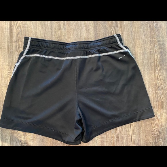 Nike Running Shorts - Picture 2 of 2